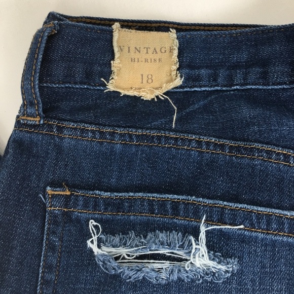 American Eagle Vintage High Rise Distressed Raw Hem Stretchy Mom Jeans Size 18 - Picture 12 of 13